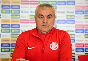 Rıza Çalımbay'ın 'defans' sıkıntısı